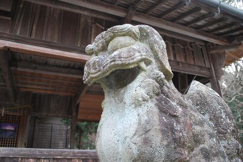 日吉神社(神河町比延)の狛犬